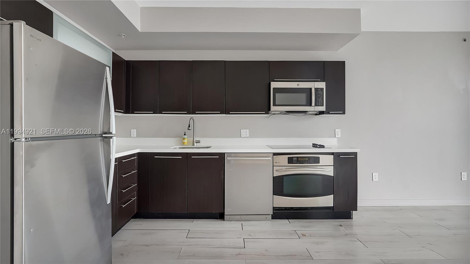 IVY CONDO - Residential