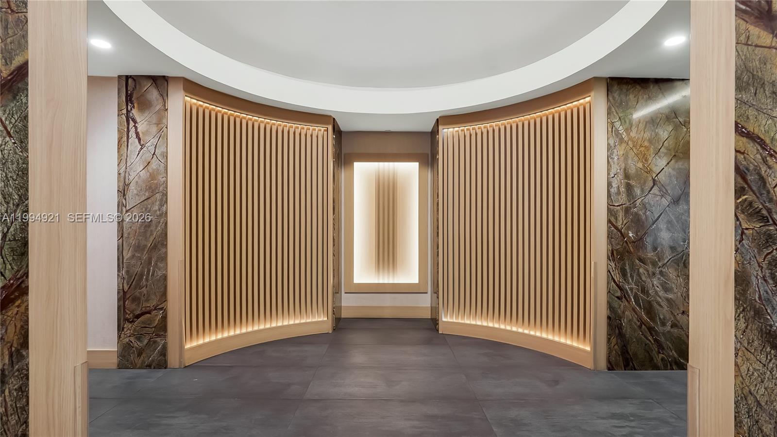 IVY CONDO - Residential