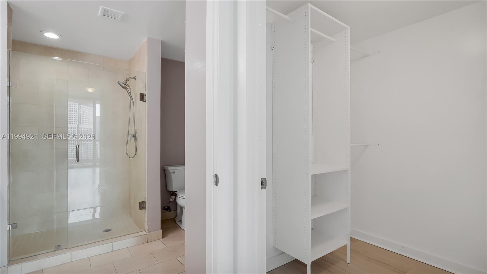 IVY CONDO - Residential