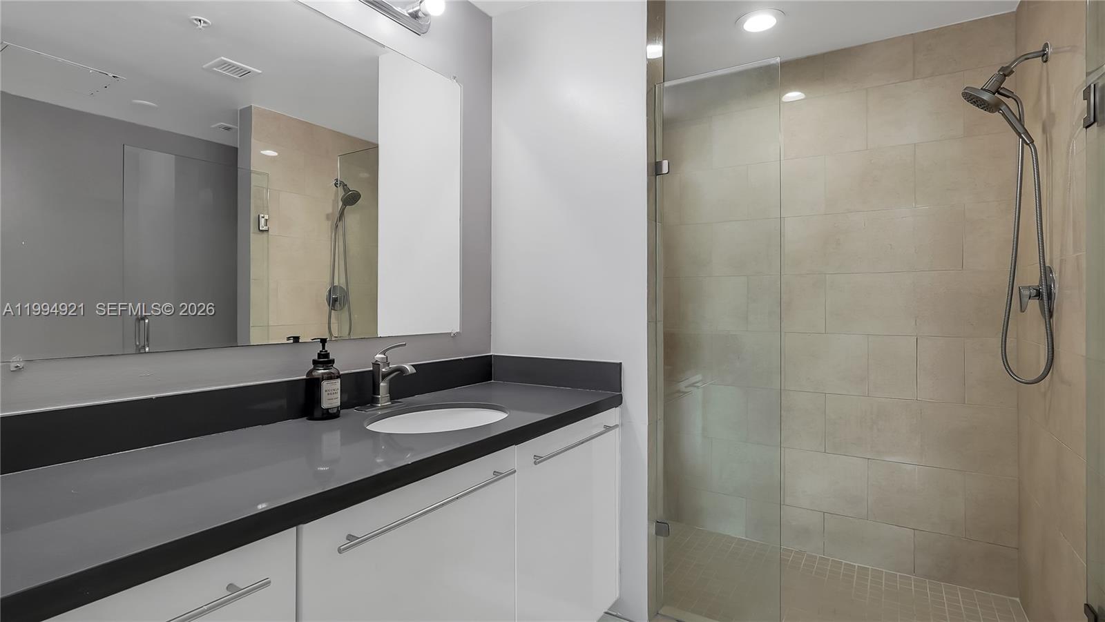 IVY CONDO - Residential