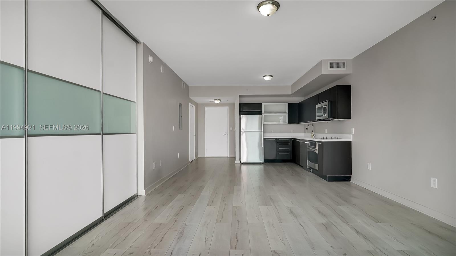 IVY CONDO - Residential