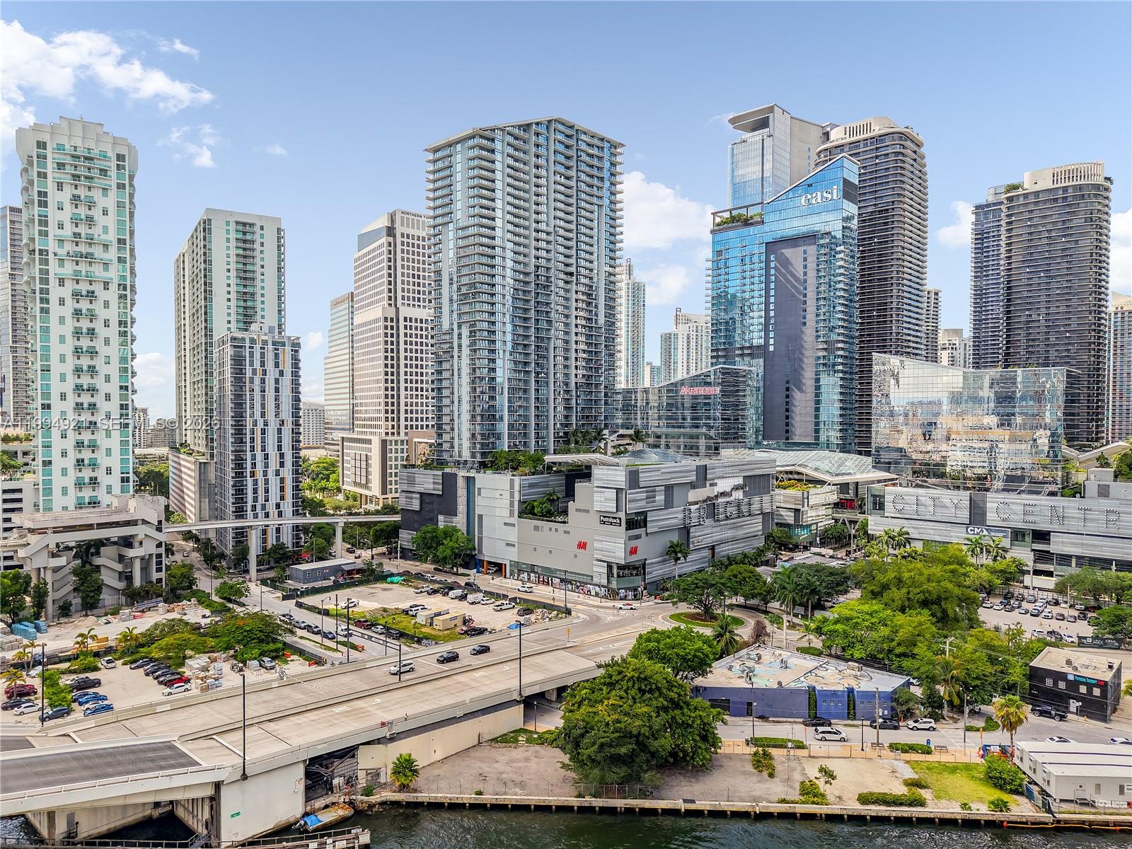 IVY CONDO - Residential