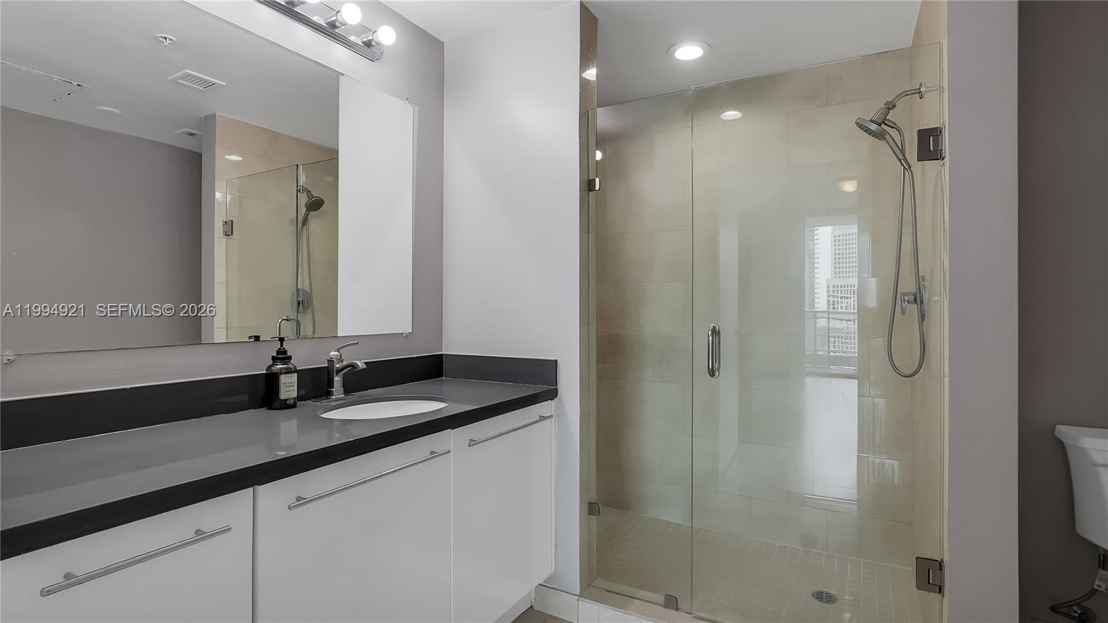 IVY CONDO - Residential