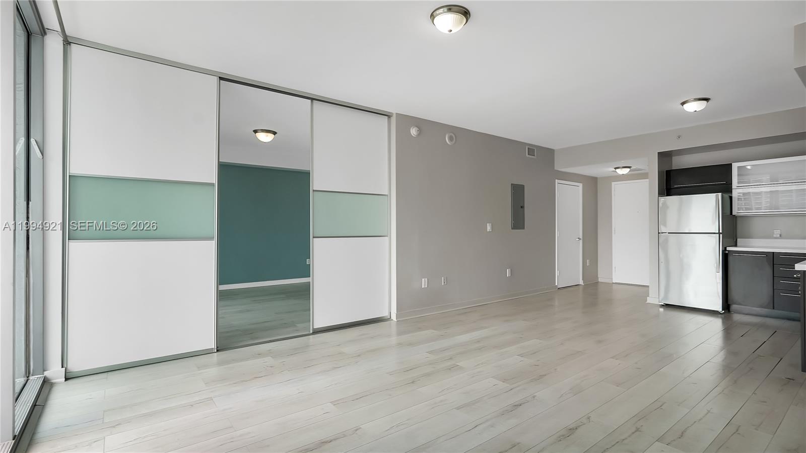 IVY CONDO - Residential