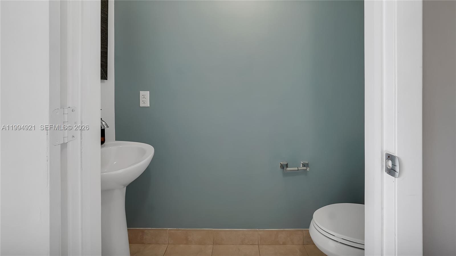 IVY CONDO - Residential