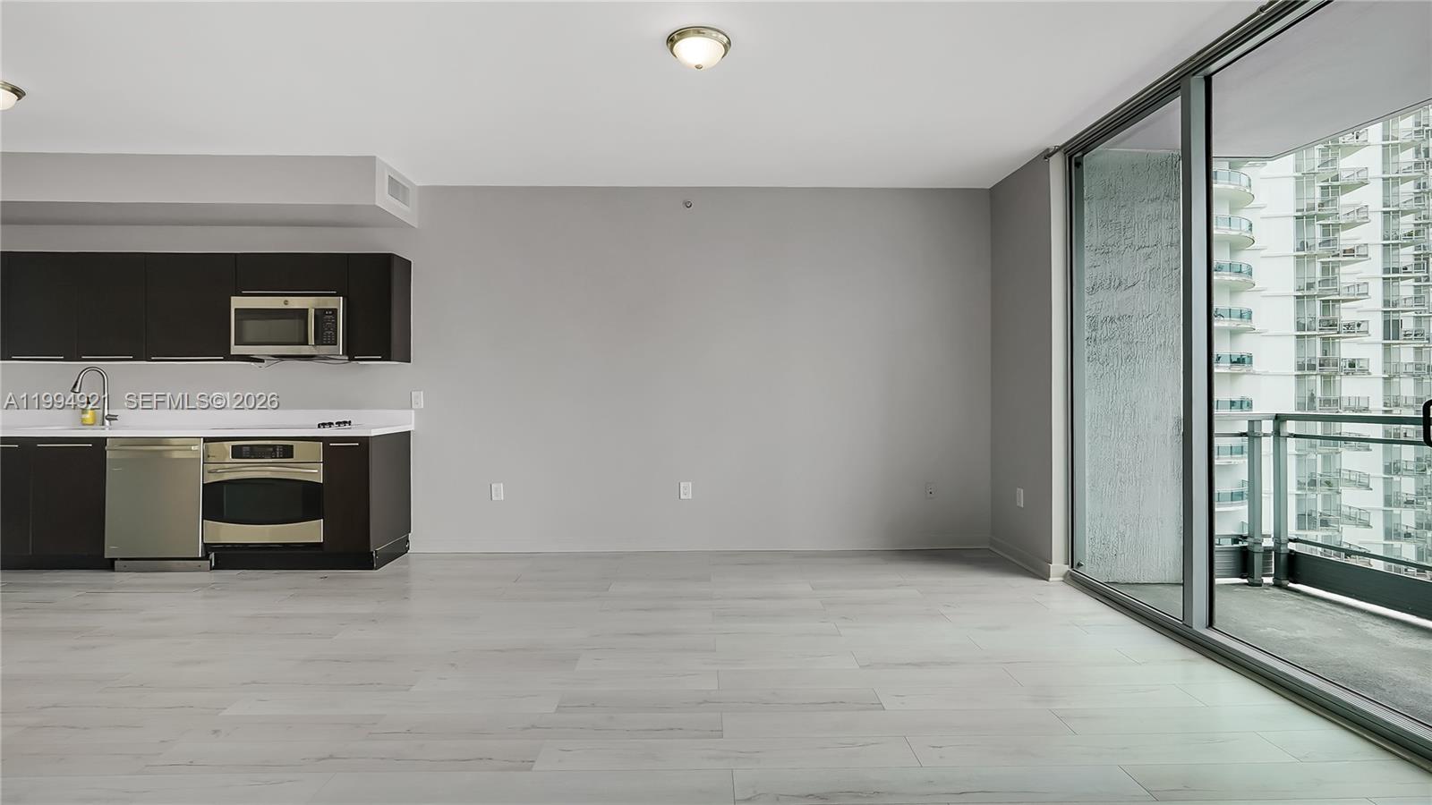 IVY CONDO - Residential