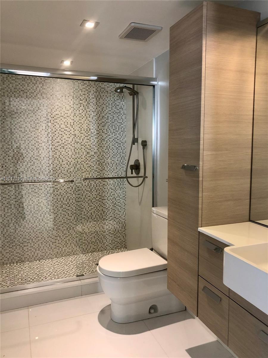 OCEANVIEW BUILDING A COND - Residential Lease