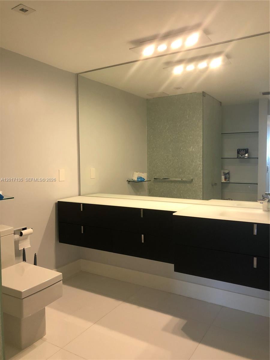 OCEANVIEW BUILDING A COND - Residential Lease