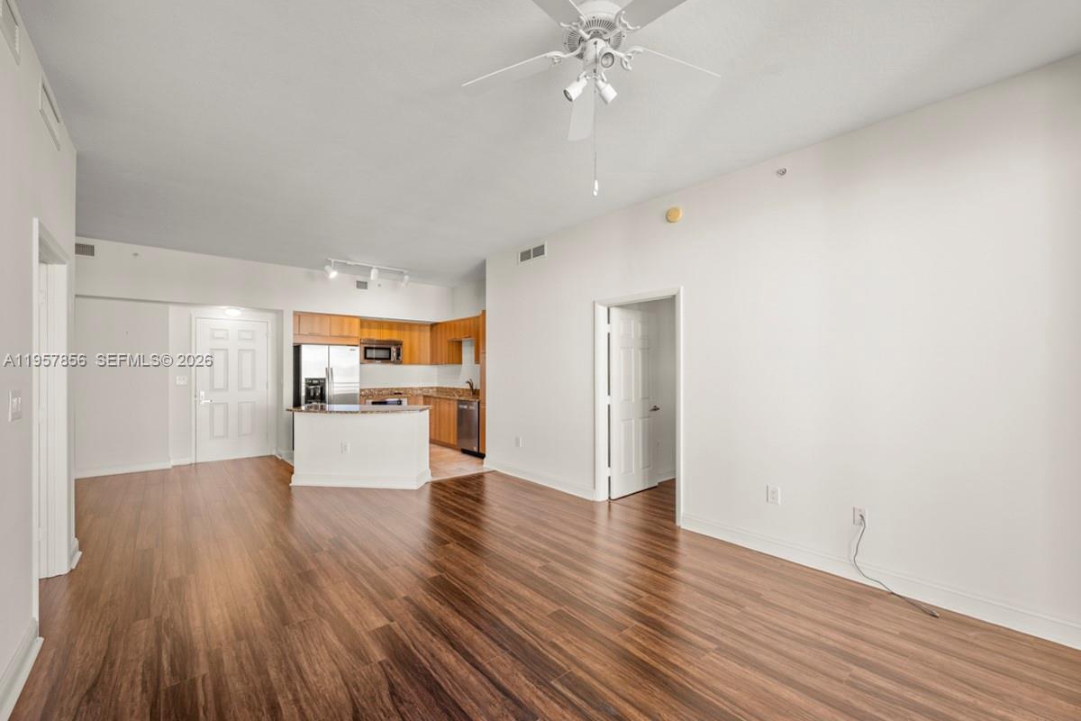 VERANDA CONDO - Residential