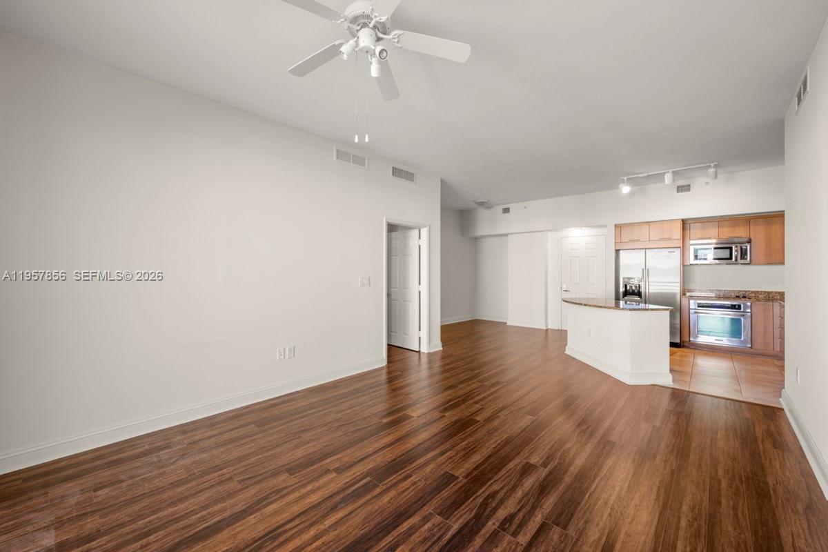 VERANDA CONDO - Residential