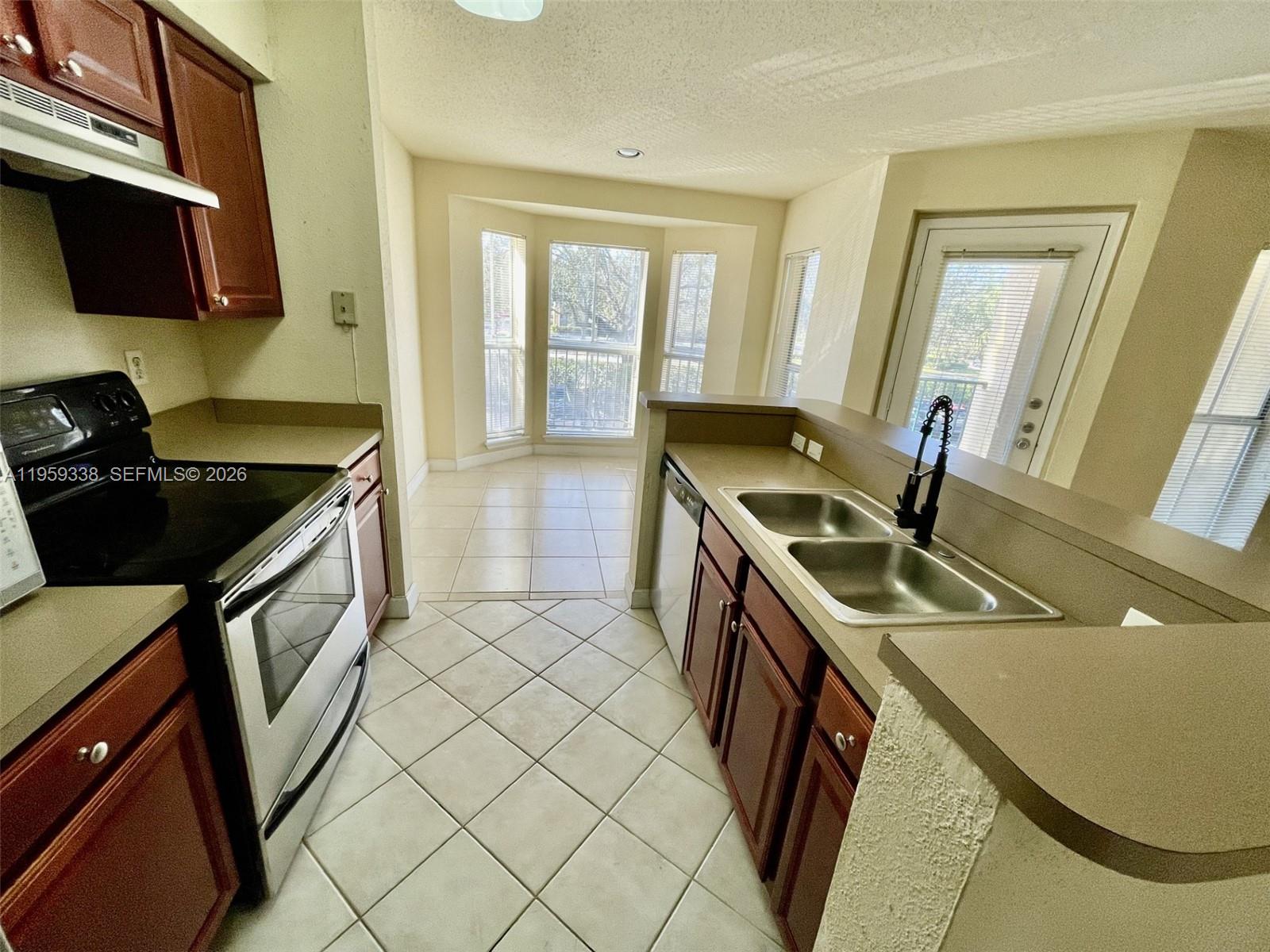 977 Riverside Dr 227