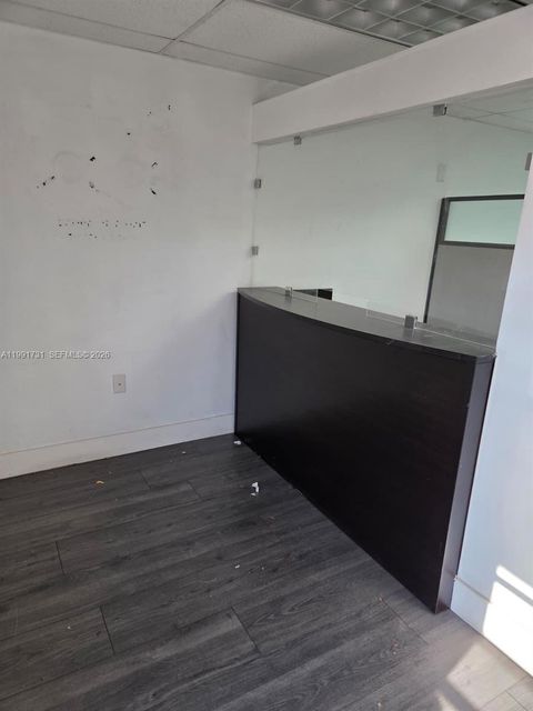 7274 NW 70th St Miami FL 33166