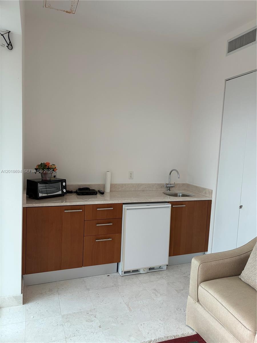 TURNBERRY OCEAN COLONY - Residential