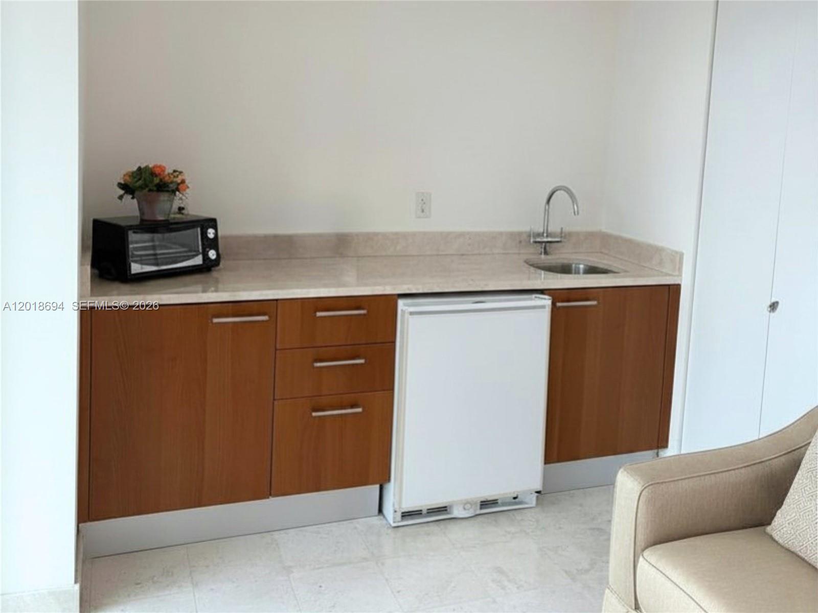 16047 Collins Ave Cabana 5S
