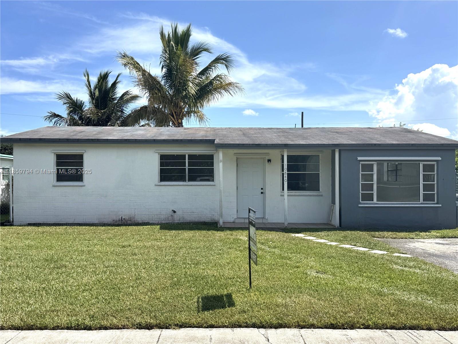 SINGLE FAMILY HOME, 3 BEDROOM, 1 BATH, LARGE FAMILY ROOM, BRAND NEW KITCHEN CABINETS, NEW TILE FLOOR, FENCED IN BACK YARD, NICELY MAINTAINED, HUGE LOT, BEST PRICE IN THE AREA, ACROSS FROM THE PARK. CLOSE TO OLD CUTLER RD, BLACK POINT MARINA, NEW PUBLIX SUPERMARKET, FLORIDA TURNPIKE, SCHOOLS AND SHOPPING CENTERS.