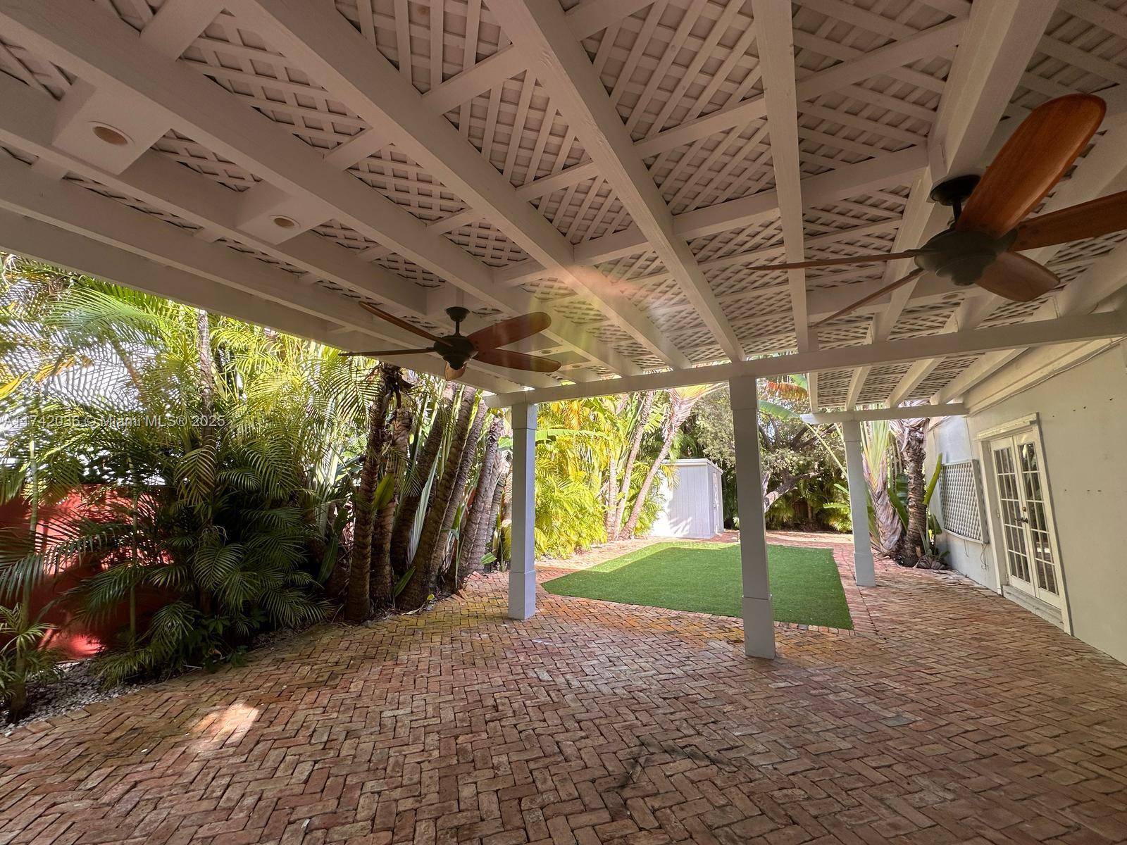 TROPICAL ISLE HOMES SUB 4 - Residential