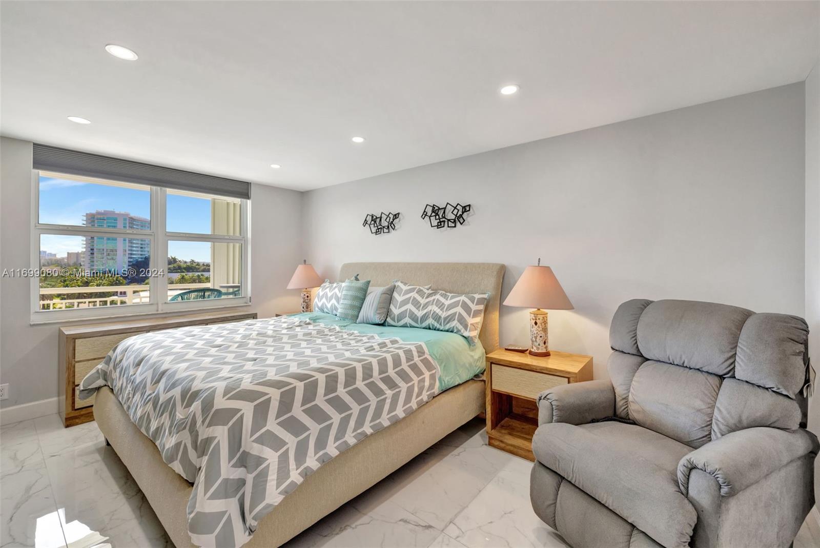 GRANADA HOUSE CONDOMINIUM - Residential Lease