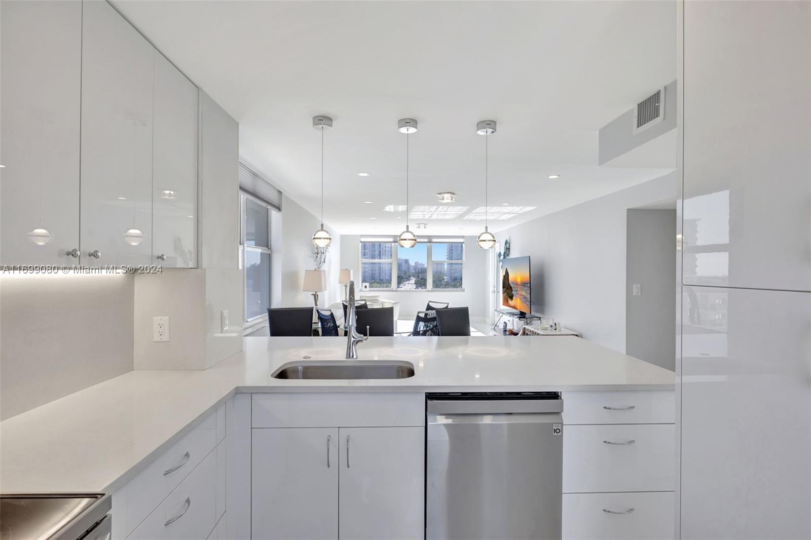 GRANADA HOUSE CONDOMINIUM - Residential Lease