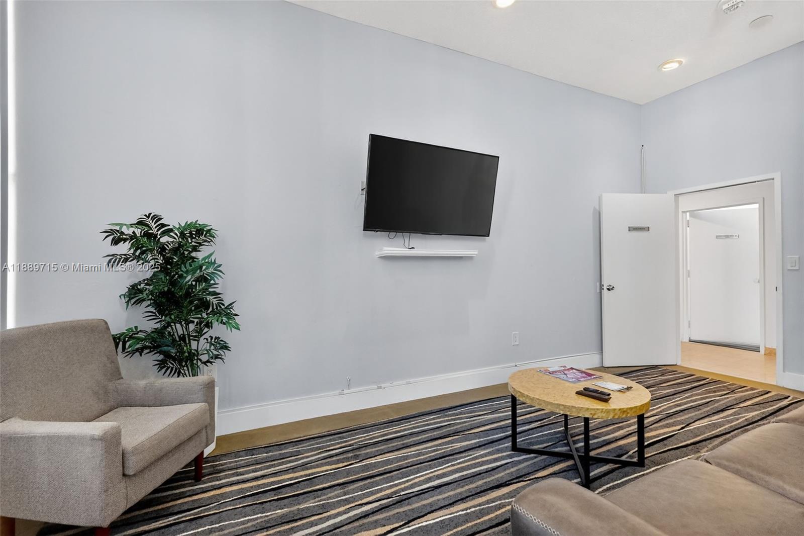 MAJORCA TOWERS CONDO - Residential