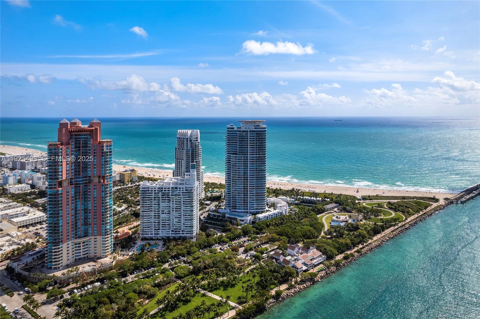CONTINUUM ON SOUTH BEACH - Residential