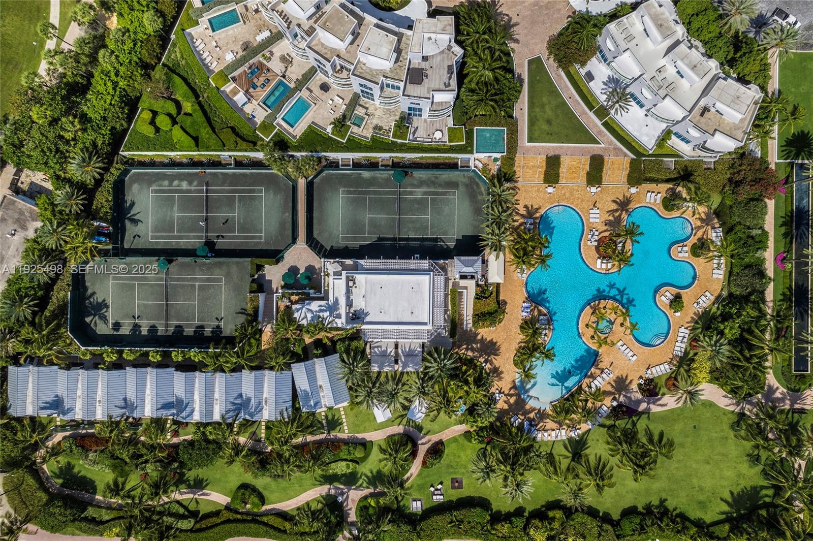 CONTINUUM ON SOUTH BEACH - Residential