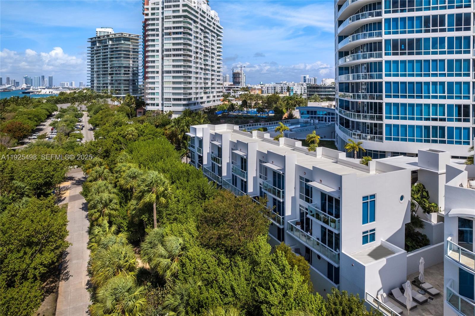CONTINUUM ON SOUTH BEACH - Residential