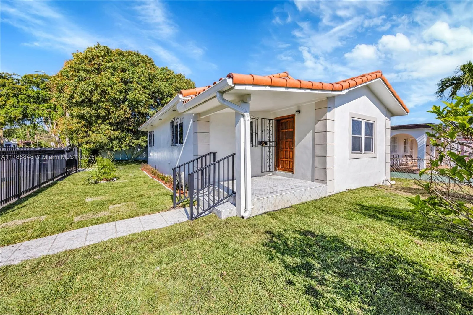 Miami, Florida 33144, United States, 2 Bedrooms Bedrooms, ,1 BathroomBathrooms,Residential,Active,111755