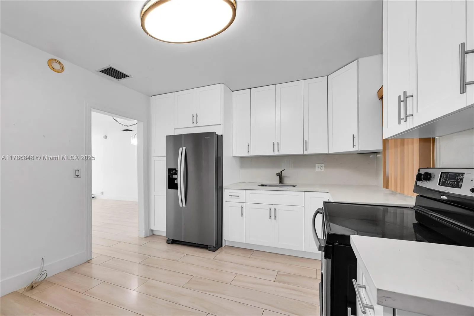 Miami, Florida 33144, United States, 2 Bedrooms Bedrooms, ,1 BathroomBathrooms,Residential,Active,111755