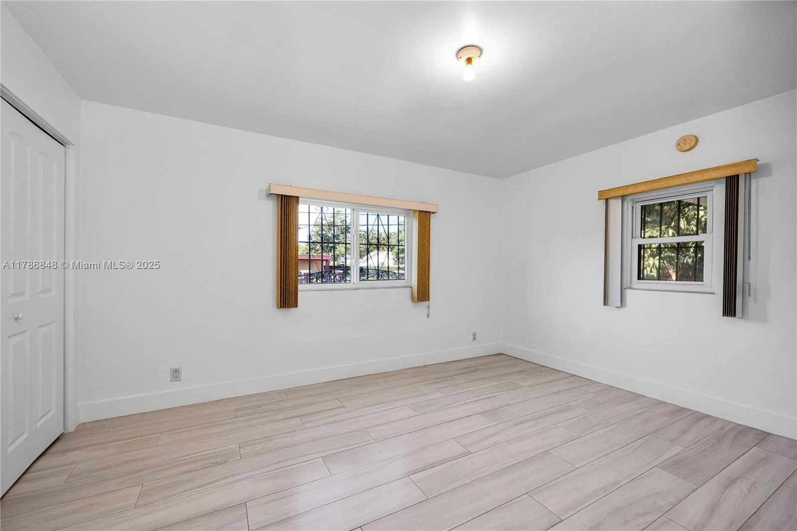 Miami, Florida 33144, United States, 2 Bedrooms Bedrooms, ,1 BathroomBathrooms,Residential,Active,111755