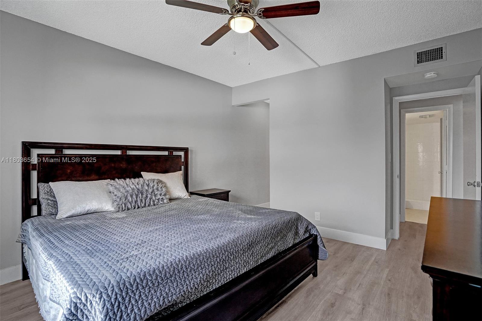 LADO DEL RIO CONDO - Residential