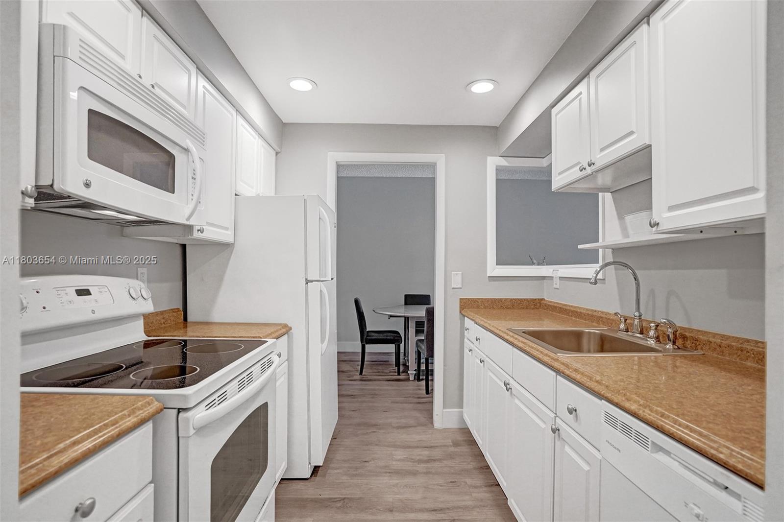 400 N Riverside Dr 214