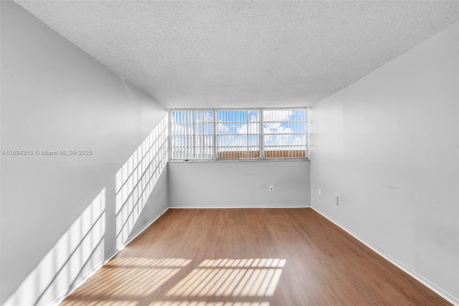 KEYSTONE HARBOR CLUB COND - Residential