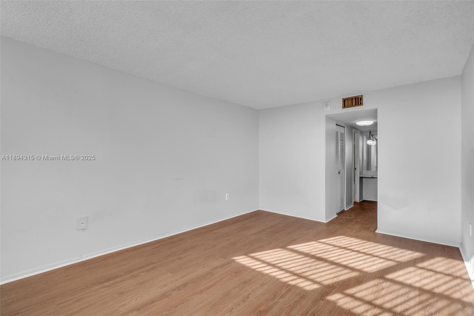 KEYSTONE HARBOR CLUB COND - Residential