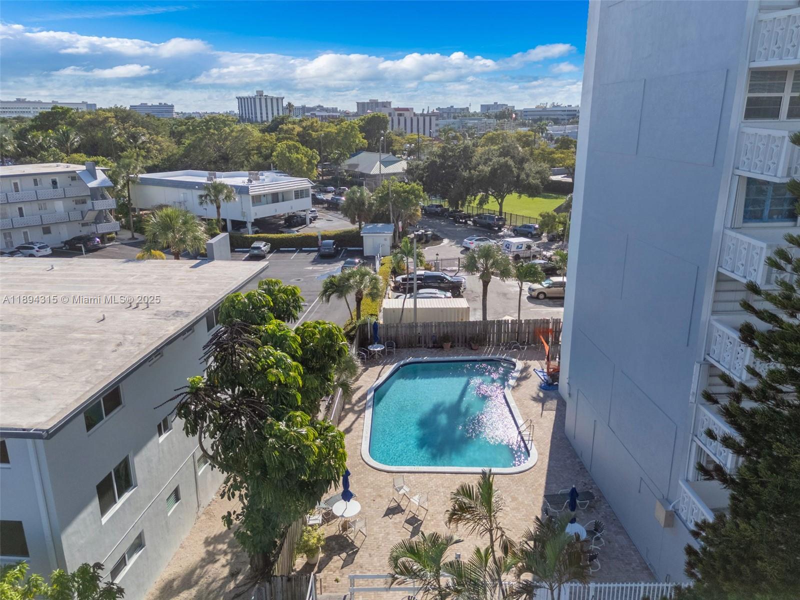 KEYSTONE HARBOR CLUB COND - Residential