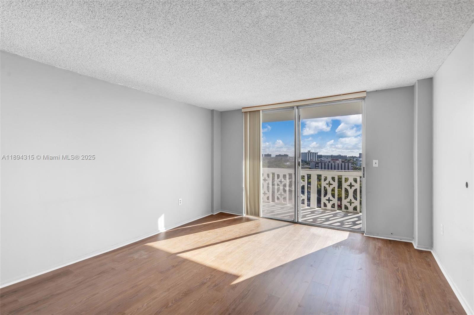 KEYSTONE HARBOR CLUB COND - Residential