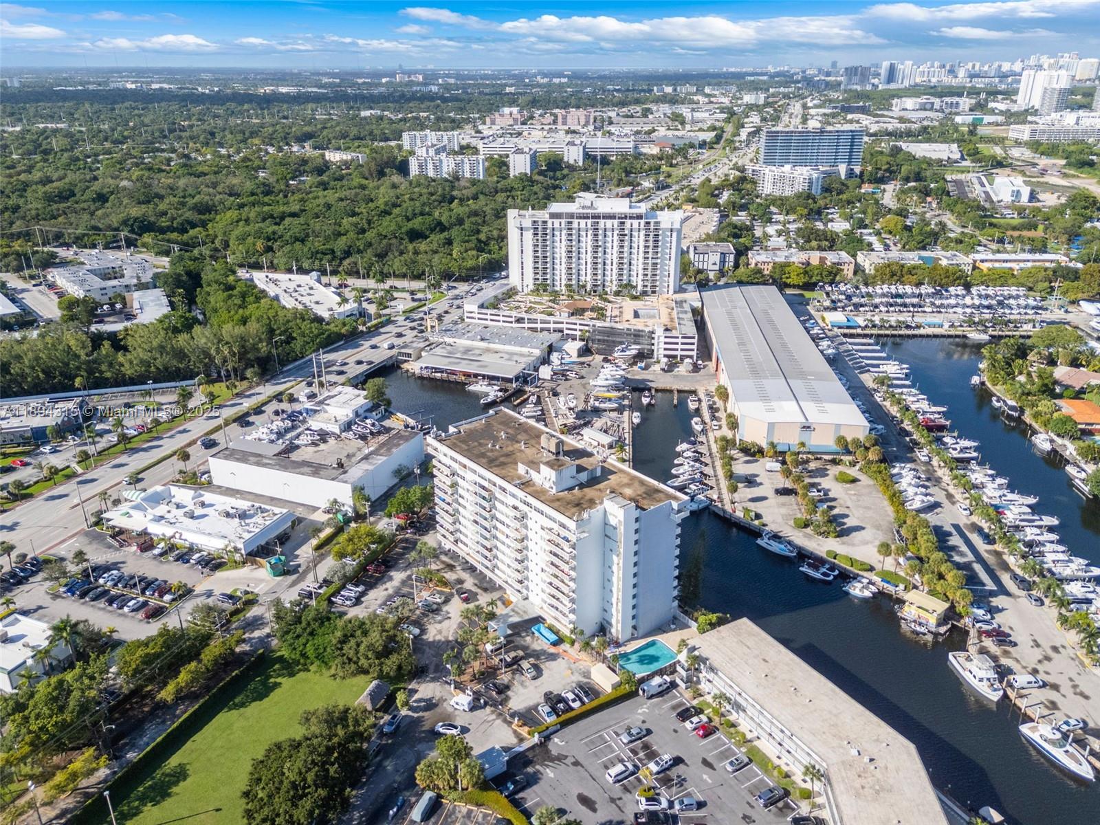 KEYSTONE HARBOR CLUB COND - Residential
