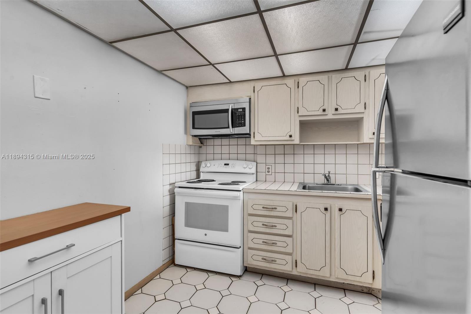 KEYSTONE HARBOR CLUB COND - Residential