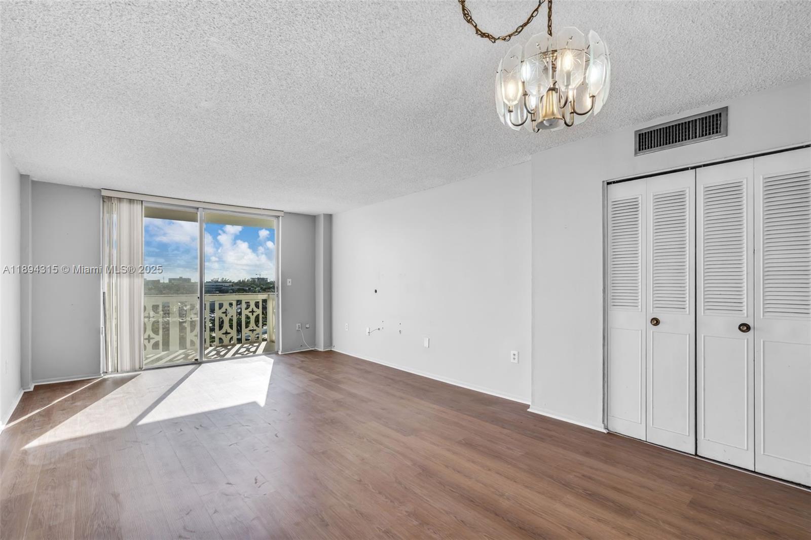 KEYSTONE HARBOR CLUB COND - Residential