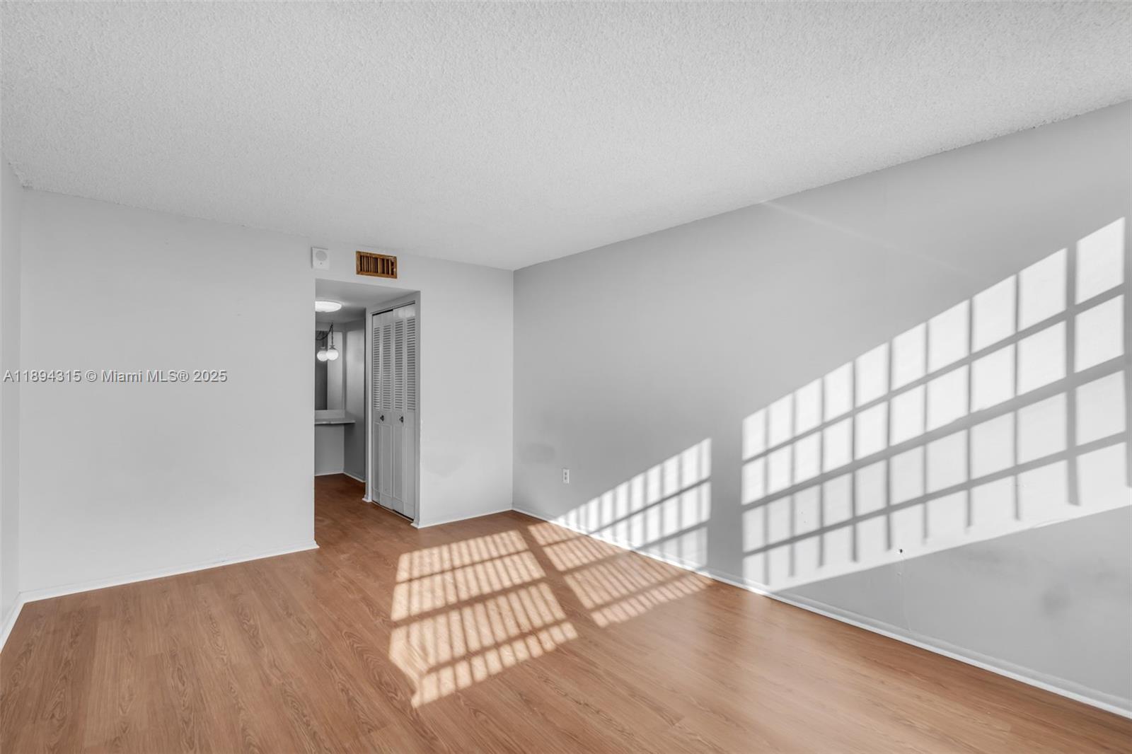 KEYSTONE HARBOR CLUB COND - Residential