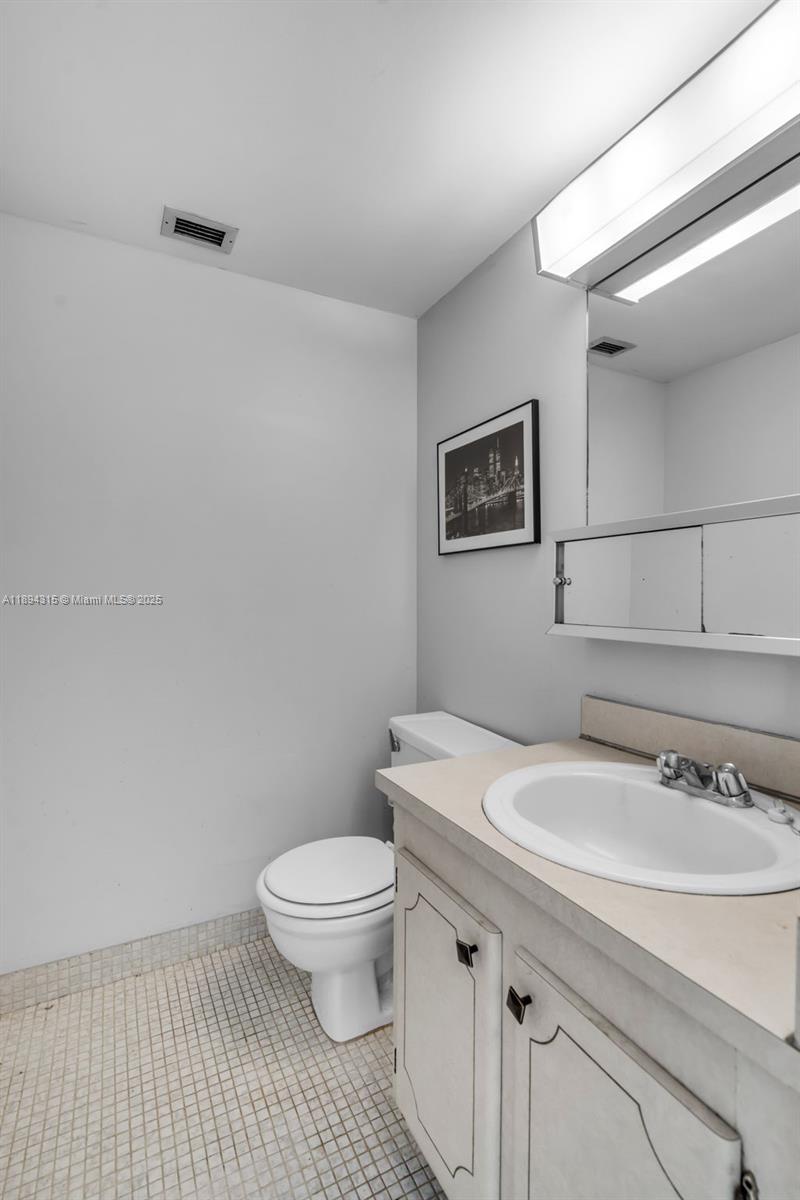 KEYSTONE HARBOR CLUB COND - Residential