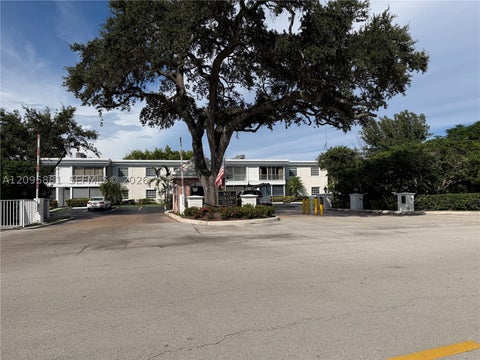 Photo of 6275 Bay Club Dr #2, Fort Lauderdale, FL 33308 (MLS # A12095881)