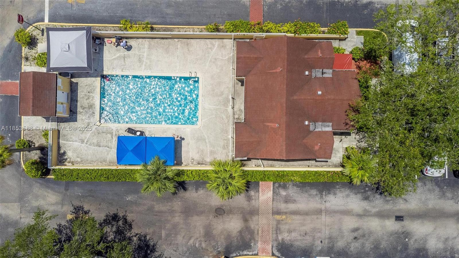 WILLOW WALK OF KENDALL CO - Residential