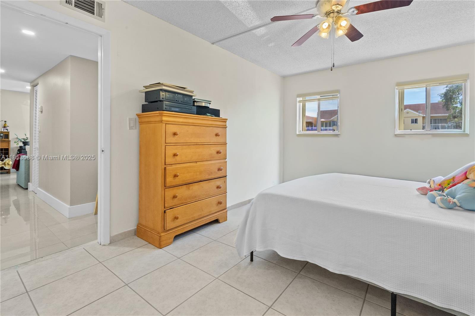 WILLOW WALK OF KENDALL CO - Residential