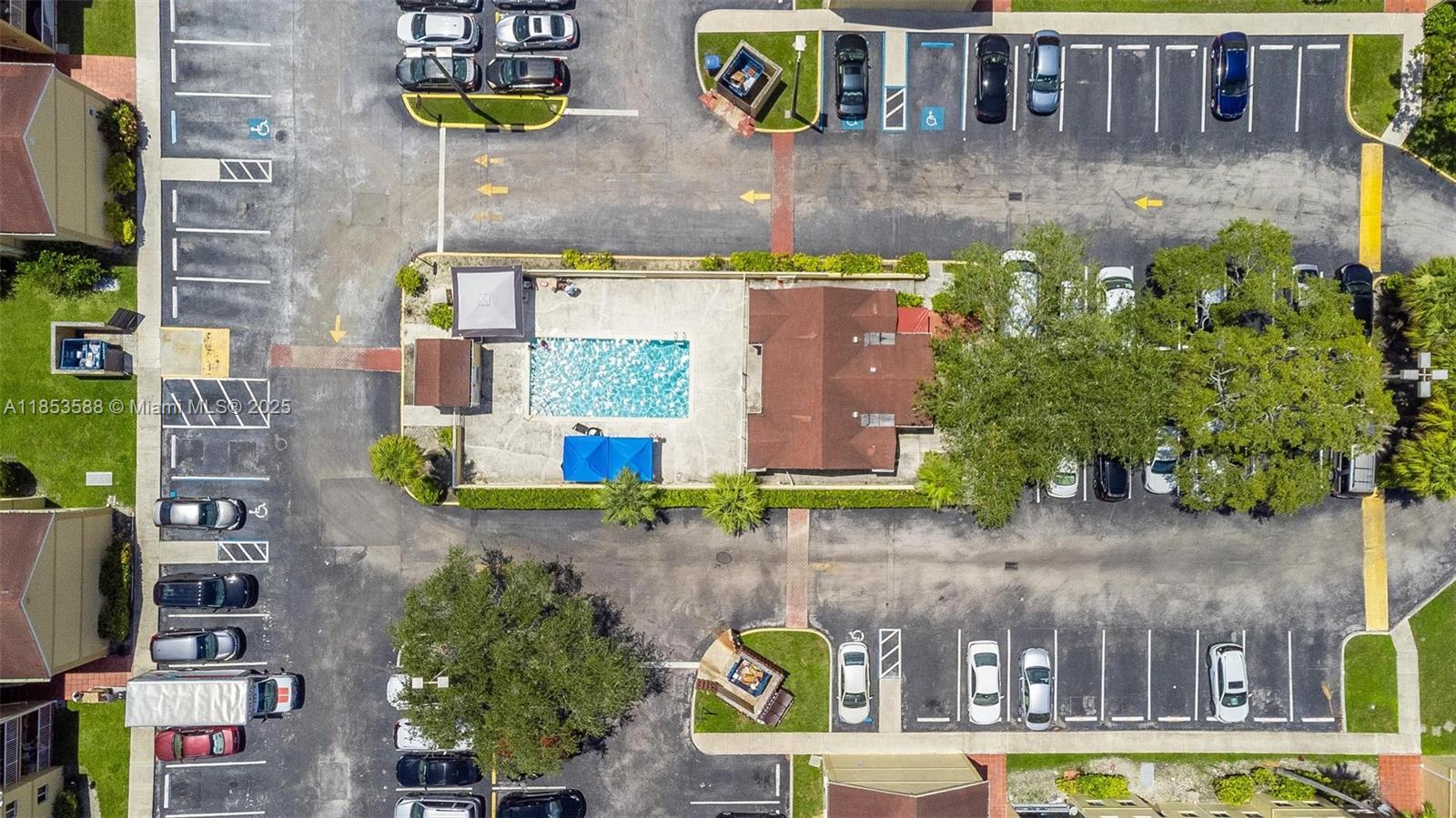 WILLOW WALK OF KENDALL CO - Residential