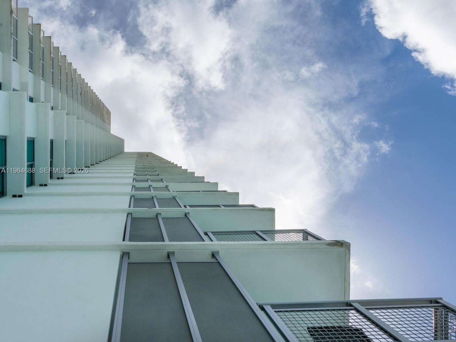 WIND CONDO - Residential Lease