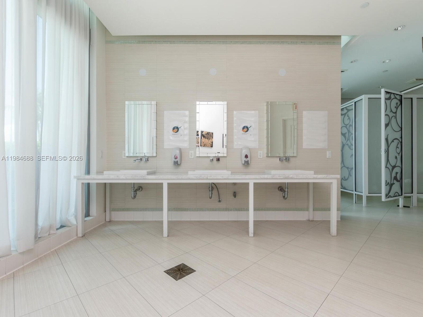 WIND CONDO - Residential Lease