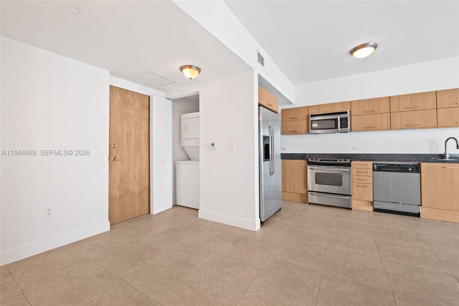 WIND CONDO - Residential Lease