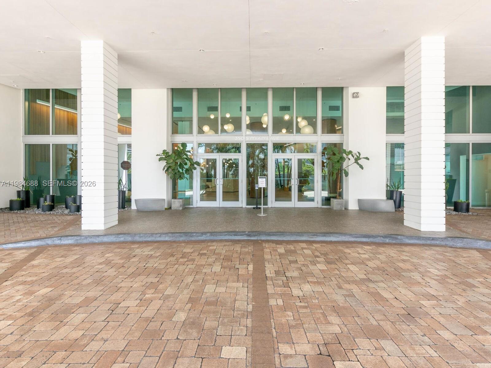 WIND CONDO - Residential Lease