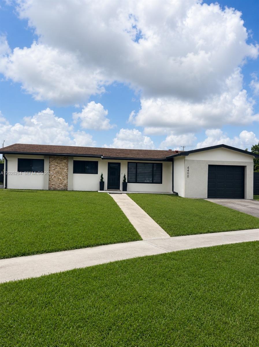 PASADENA LAKES - Residential