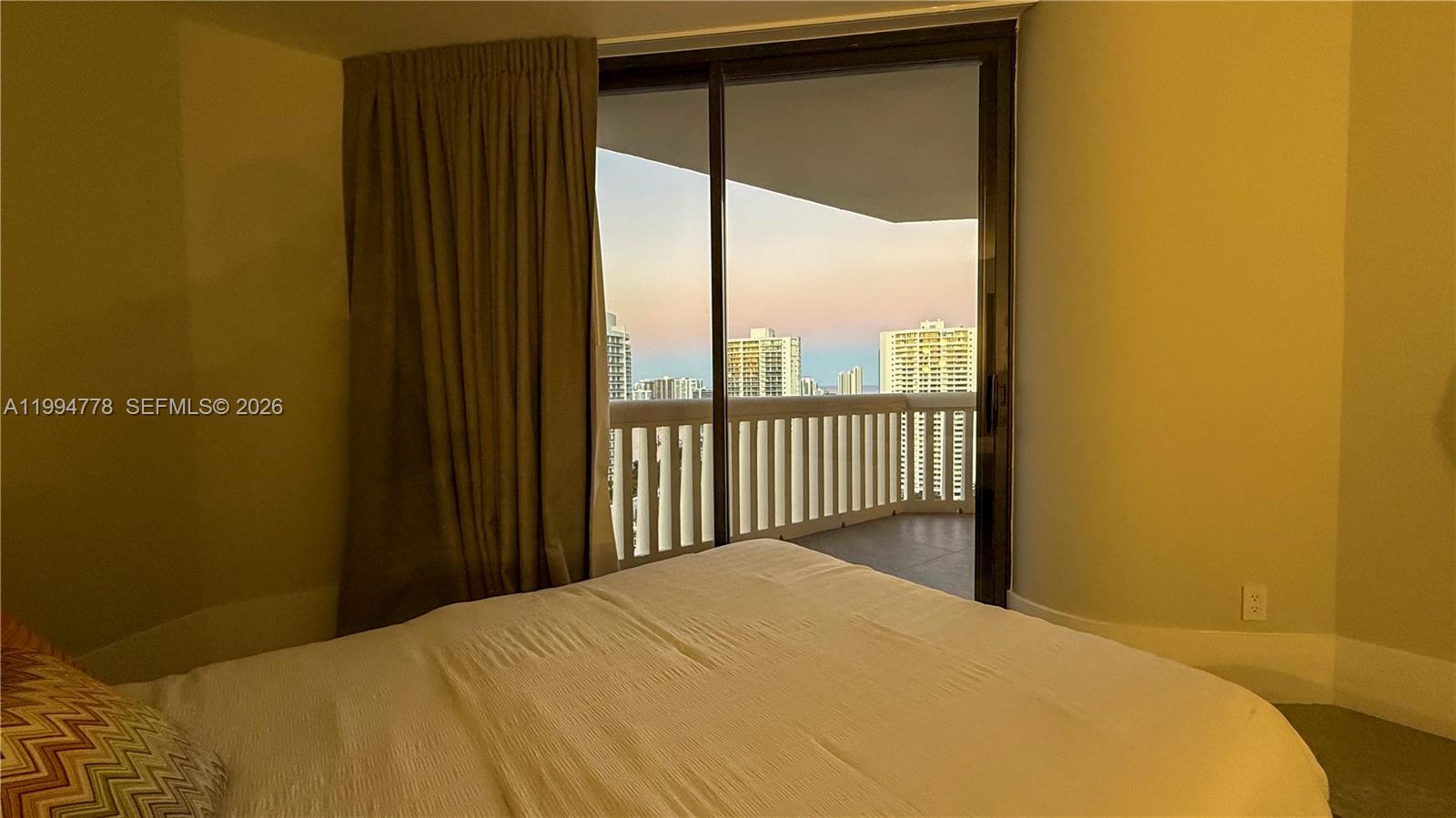 2000 ISL BLVD WILLIAMS IS - Residential Lease